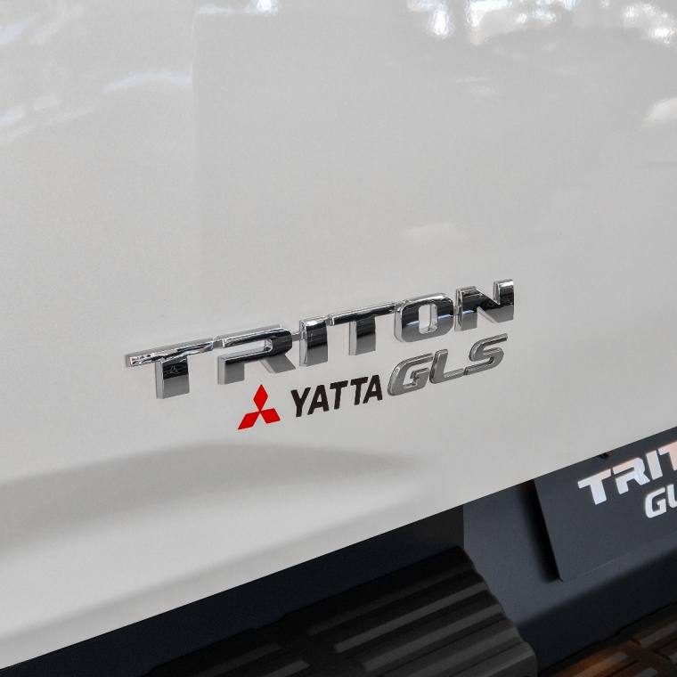 Mitsubishi TRITON 2.4 BITURBO DIESEL CD GLS 4X4 AUTOMÁTICO 2026/2027