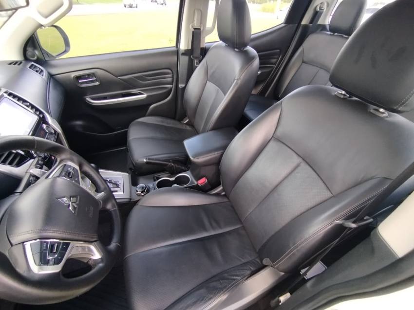 Mitsubishi L200 TRITON 2.4 16V TURBO DIESEL SPORT HPE CD 4P 4X4 AUTOMÁTICO