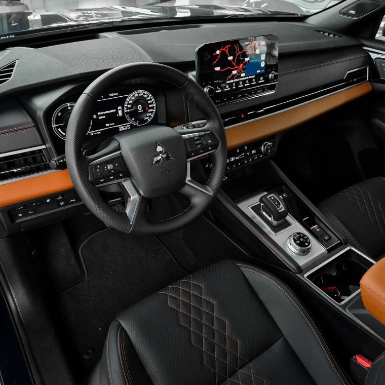 Mitsubishi OUTLANDER 2.4 PHEV SIGNATURE S-AWC DHT 2025/2026