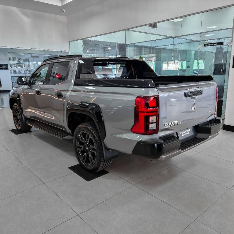 Mitsubishi TRITON 2.4 BITURBO DIESEL CD KATANA 4X4 AUTOMÁTICO 2026/2027