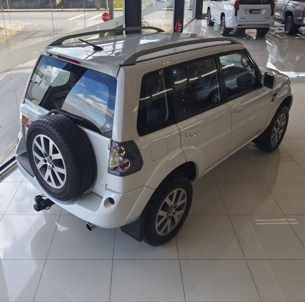 Mitsubishi PAJERO TR4 2.0 4X4 AUT 2013