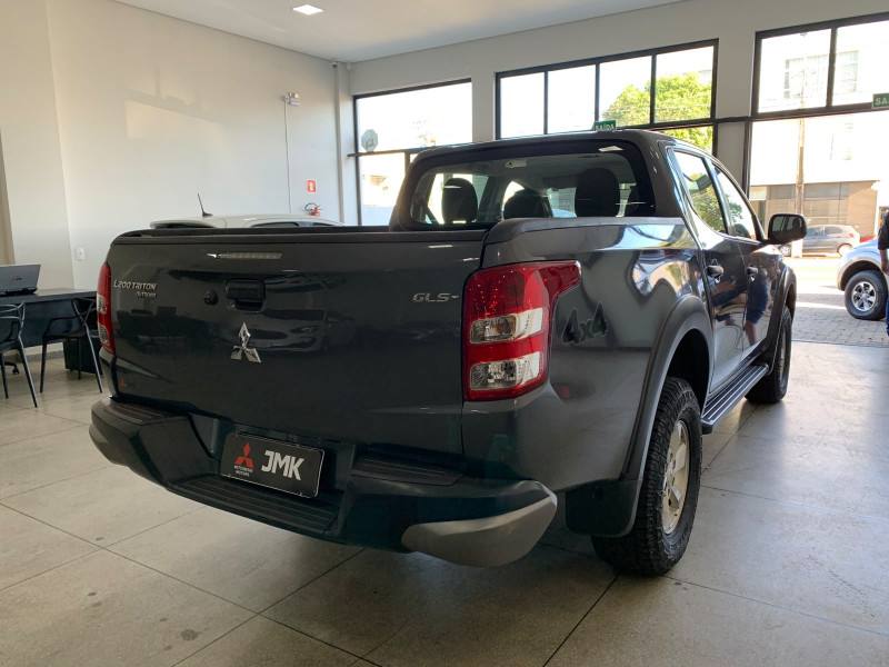 Mitsubishi MMC TRITON SPORT OUTD GLS