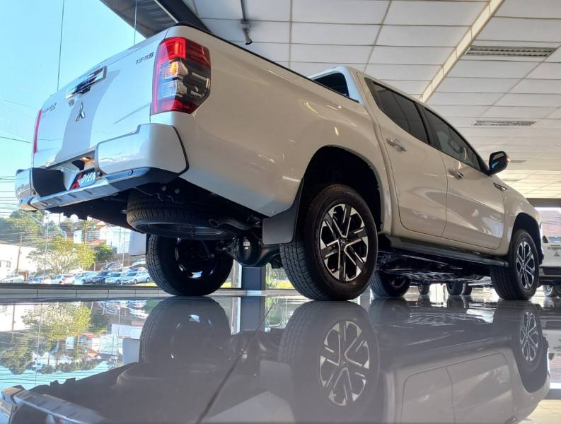 Mitsubishi L200 TRITON SPORT HPE-S 2.4 DIESEL 4X4 AUT 2025