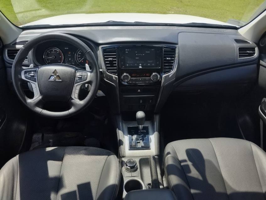 Mitsubishi L200 TRITON 2.4 16V TURBO DIESEL SPORT SAVANA CD 4P 4X4 AUTOMÁTICO