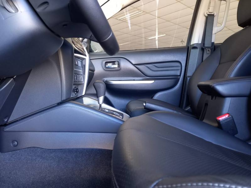 Mitsubishi L200 TRITON SPORT HPE-S 2.4 DIESEL 4X4 AUT 2025