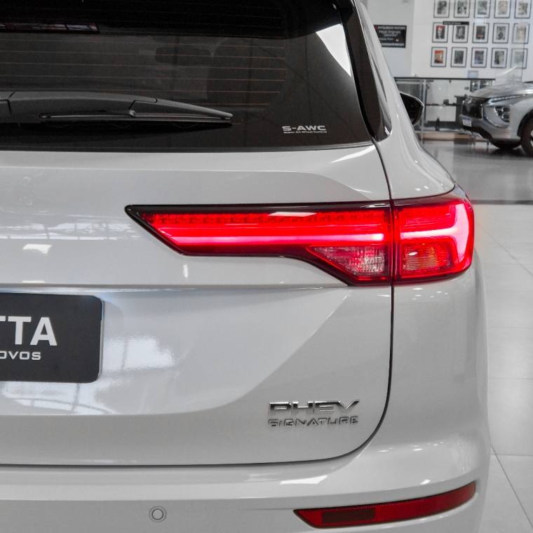 Mitsubishi OUTLANDER 2.4 PHEV SIGNATURE S-AWC DHT 2025/2026
