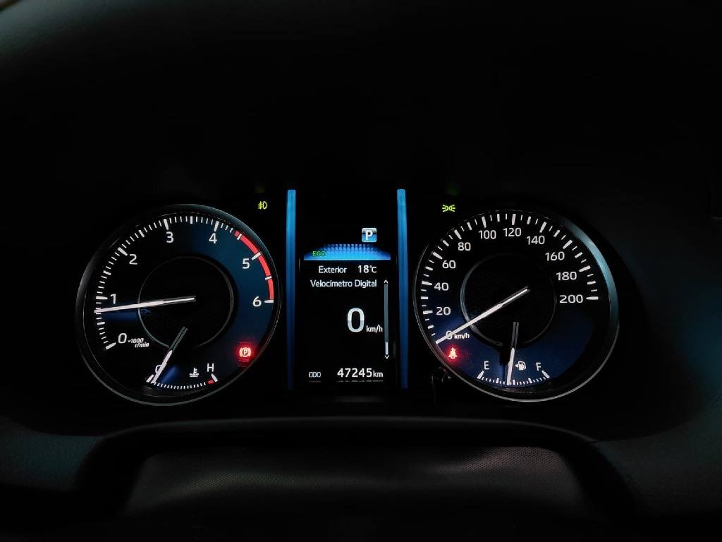 TOYOTA HILUX SW4 2.8 D-4D TURBO DIESEL SRX PLATINUM 4X4 AUTOMÁTICO