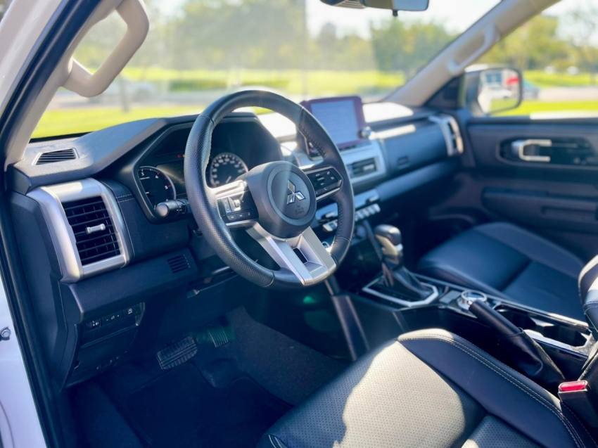 Mitsubishi TRITON 2.4 BITURBO DIESEL CD HPE 4X4 AUTOMÁTICO