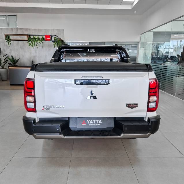 Mitsubishi TRITON 2.4 BITURBO DIESEL CD KATANA 4X4 AUTOMÁTICO 2025/2026