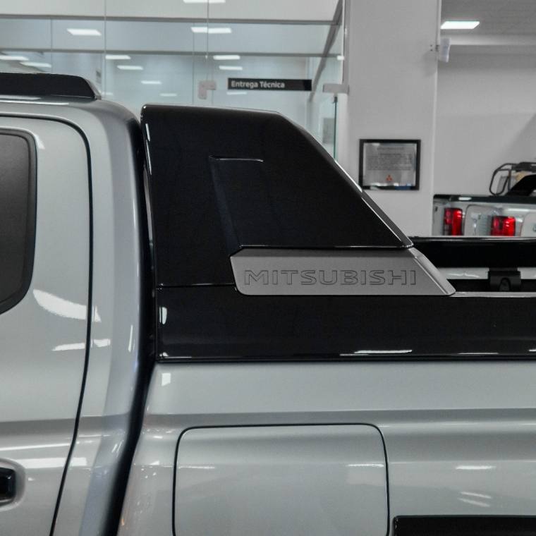 Mitsubishi TRITON 2.4 BITURBO DIESEL CD KATANA 4X4 AUTOMÁTICO 2025/2026