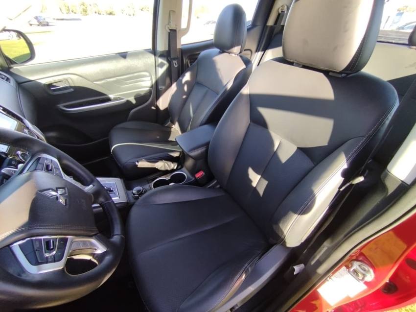 Mitsubishi L200 TRITON 2.4 16V TURBO DIESEL SPORT HPE CD 4P 4X4 AUTOMÁTICO
