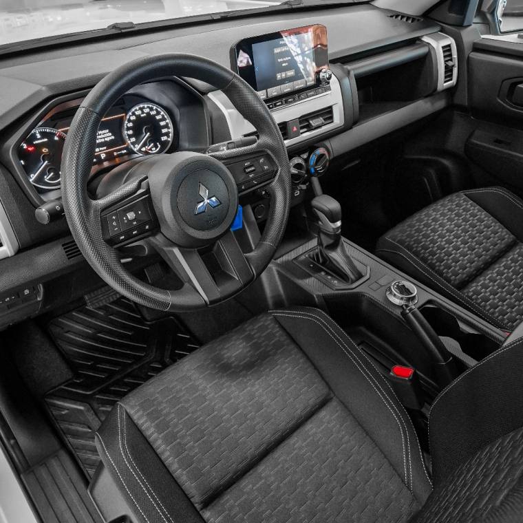 Mitsubishi TRITON 2.4 BITURBO DIESEL CD GLS 4X4 AUTOMÁTICO 2026/2027