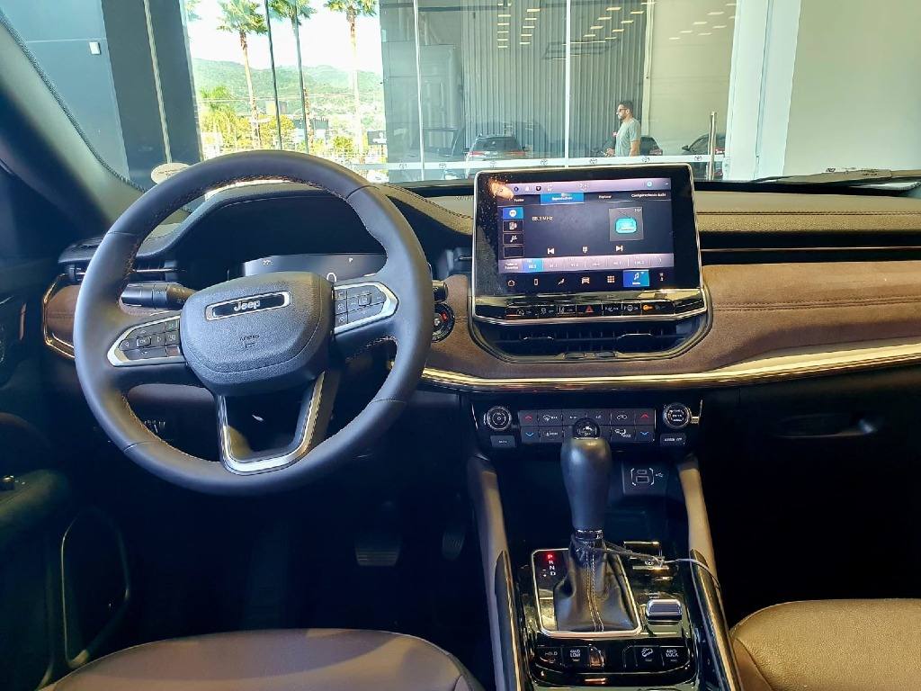 JEEP COMMANDER 2.0 HURRICANE 4 TURBO GASOLINA OVERLAND AT9