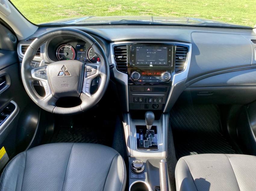 Mitsubishi L200 TRITON 2.4 TURBO DIESEL 4X4 AT SPORT HPE-S