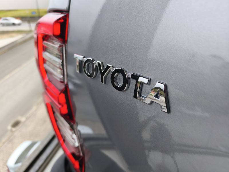 Toyota HILUX CD SRV 2.0 4X4 DIESEL AUT 2025