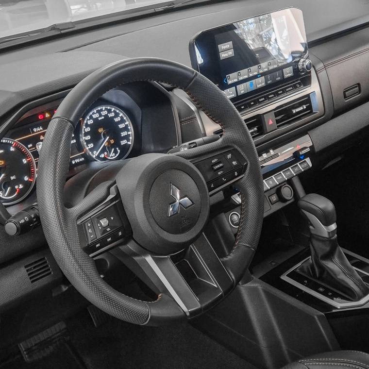 Mitsubishi TRITON 2.4 BITURBO DIESEL CD KATANA 4X4 AUTOMÁTICO 2025/2026