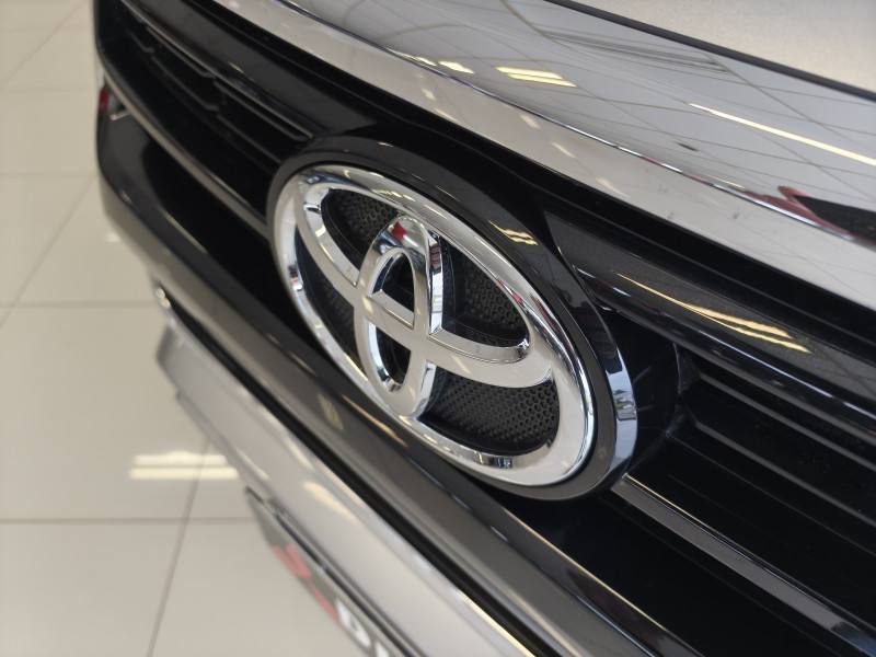 Toyota HILUX CD SRV 2.0 4X4 DIESEL AUT 2025