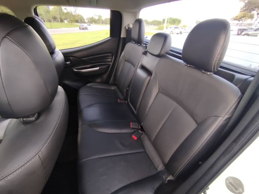 Mitsubishi L200 TRITON 2.4 16V TURBO DIESEL SPORT HPE CD 4P 4X4 AUTOMÁTICO
