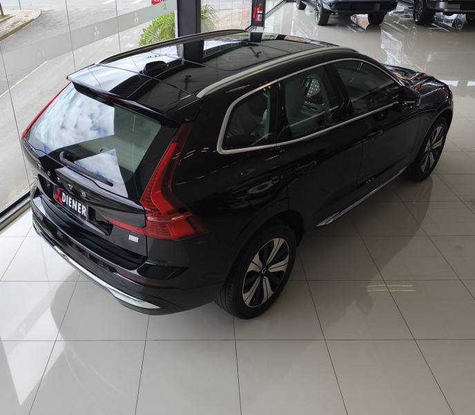VOLVO XC 60 T8 PLUS HÍBRIDO 2024