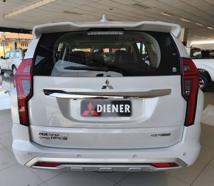 Mitsubishi PAJERO SPORT HPE-S 2.4 DIESEL 4X4 AUT 2024