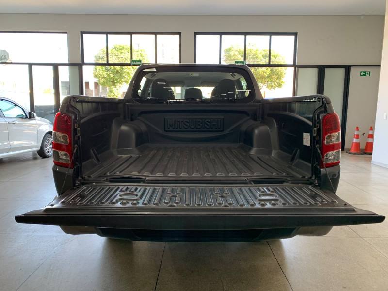 Mitsubishi MMC TRITON SPORT OUTD GLS