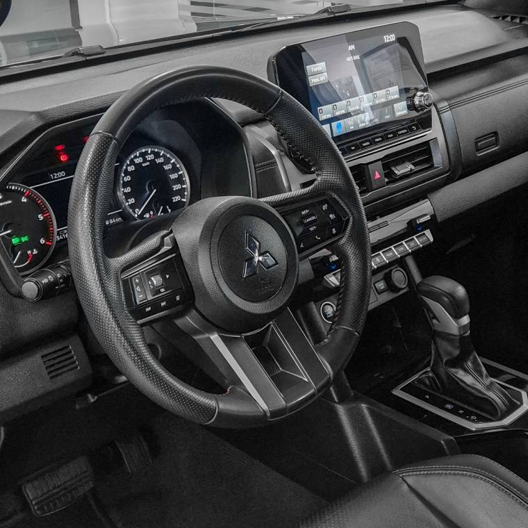 Mitsubishi TRITON 2.4 BITURBO DIESEL CD KATANA 4X4 AUTOMÁTICO 2025/2026