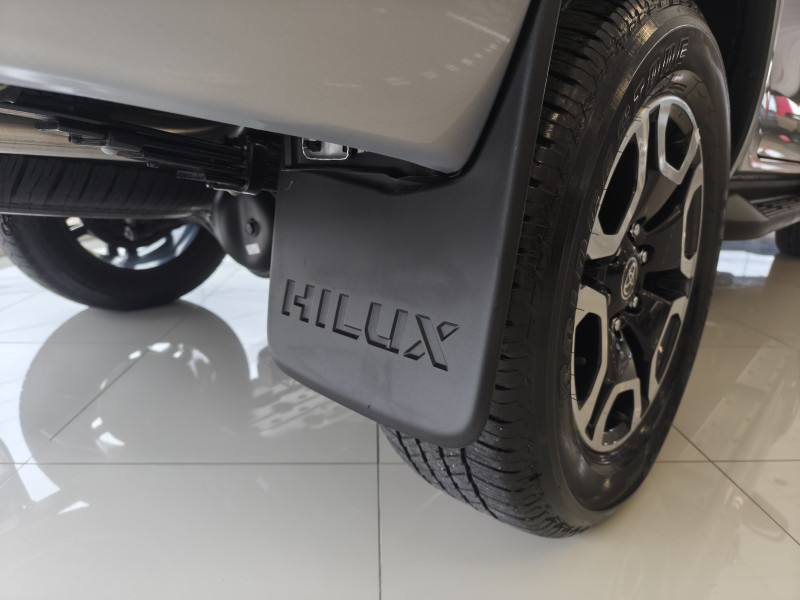 Toyota HILUX CD SRV 2.0 4X4 DIESEL AUT 2025