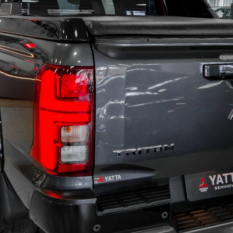 Mitsubishi TRITON 2.4 BITURBO DIESEL CD KATANA 4X4 AUTOMÁTICO 2025/2026