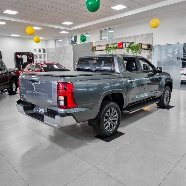 Mitsubishi TRITON 2.4 BITURBO DIESEL CD HPE-S 4X4 AUTOMÁTICO 2025/2026
