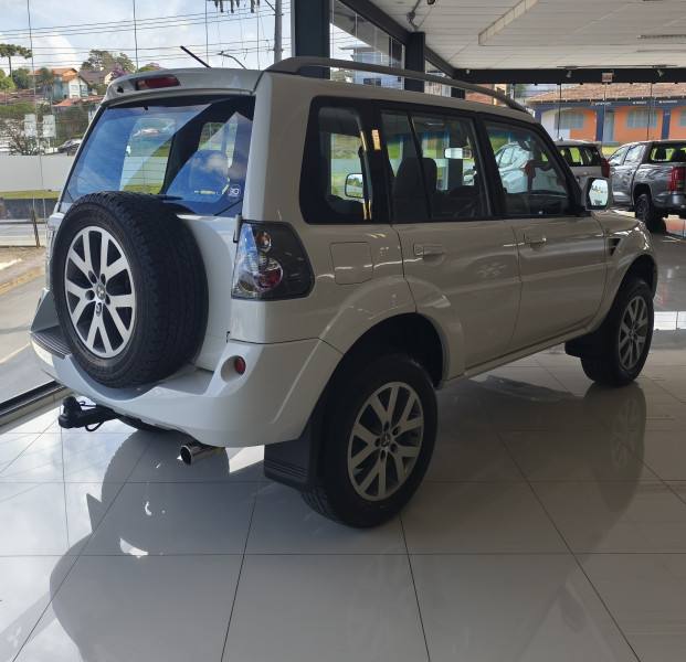 Mitsubishi PAJERO TR4 2.0 4X4 AUT 2013