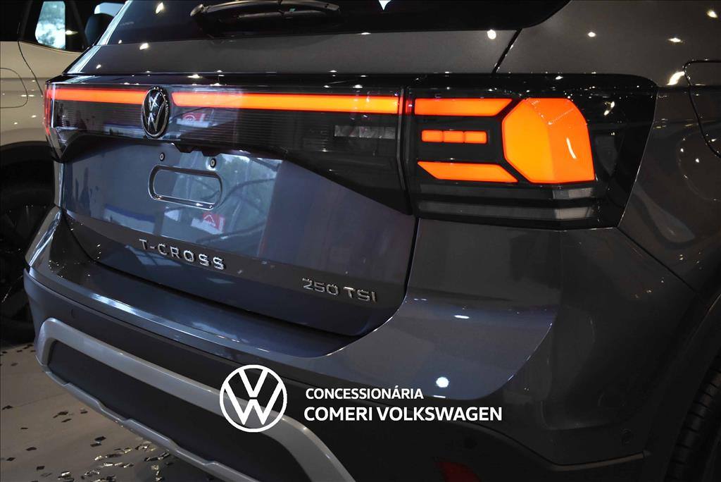 2027 VOLKSWAGEN T-CROSS 1.4 250 TSI TOTAL FLEX HIGHLINE AUTOMÁTICO