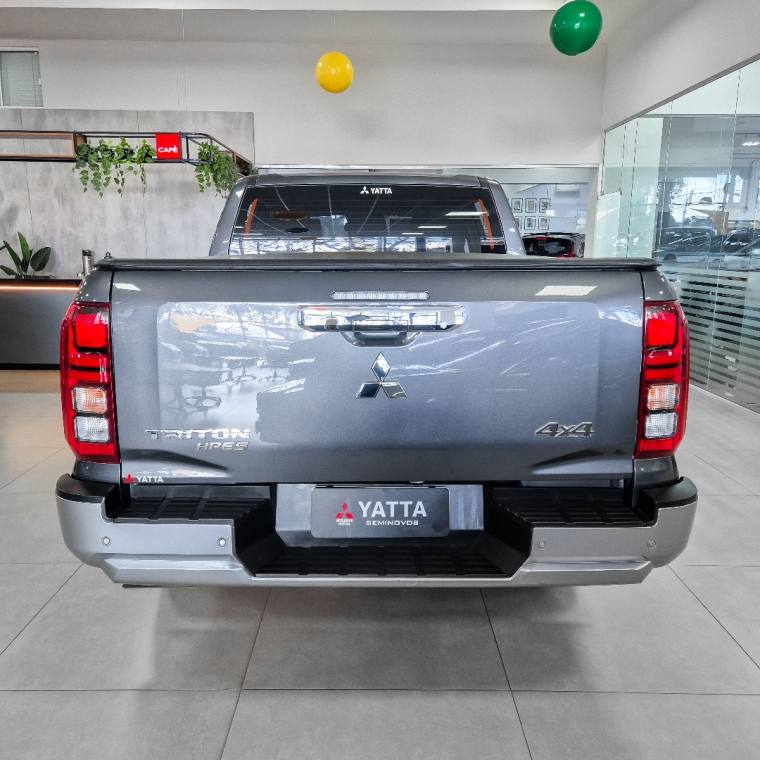 Mitsubishi TRITON 2.4 BITURBO DIESEL CD HPE-S 4X4 AUTOMÁTICO 2025/2026