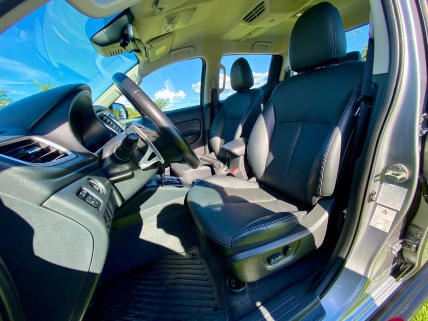 Mitsubishi L200 TRITON 2.4 TURBO DIESEL 4X4 AT SPORT HPE-S