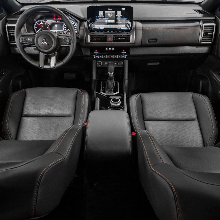 Mitsubishi TRITON 2.4 BITURBO DIESEL CD KATANA 4X4 AUTOMÁTICO 2026/2027