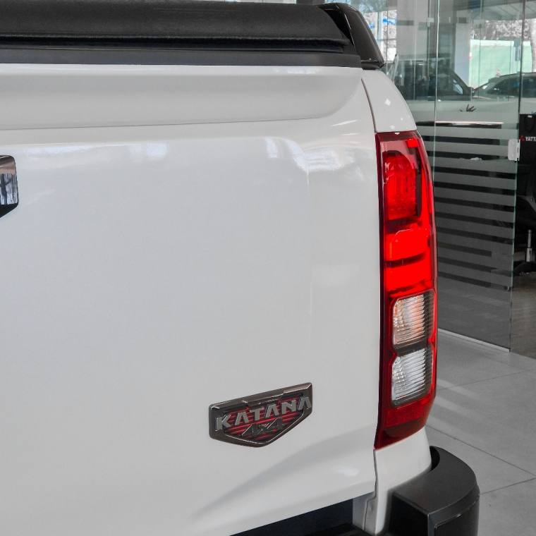 Mitsubishi TRITON 2.4 BITURBO DIESEL CD KATANA 4X4 AUTOMÁTICO 2025/2026
