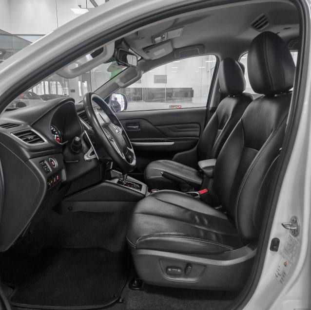 Mitsubishi L200 TRITON 2.4 16V TURBO DIESEL SPORT HPE-S CD 4P 4X4 AUTOMÁTICO 2023/2024