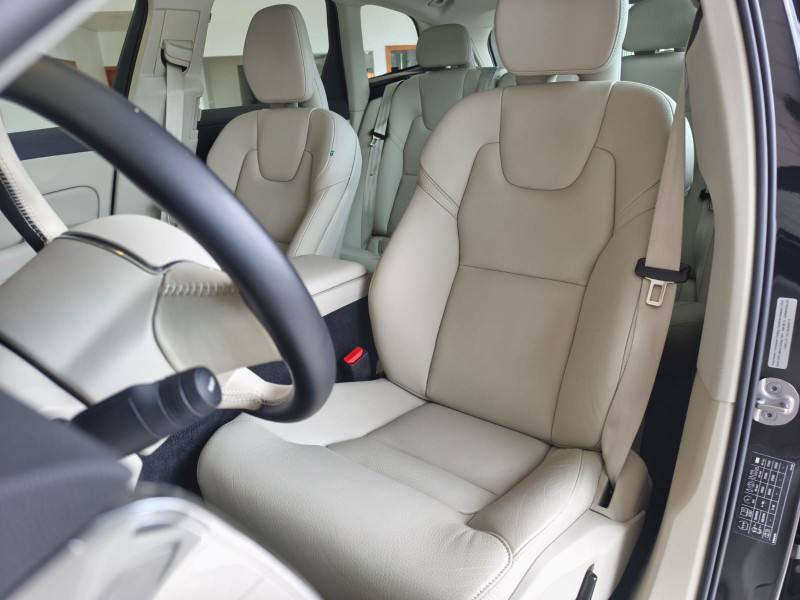 VOLVO XC 60 T8 PLUS HÍBRIDO 2024