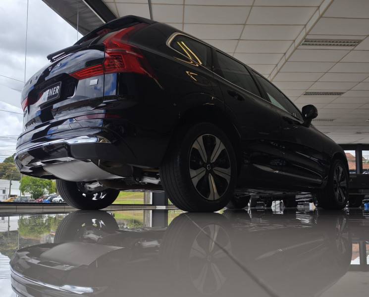 VOLVO XC 60 T8 PLUS HÍBRIDO 2024
