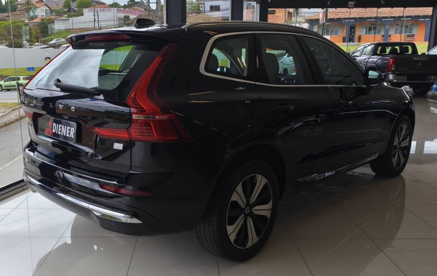 VOLVO XC 60 T8 PLUS HÍBRIDO 2024