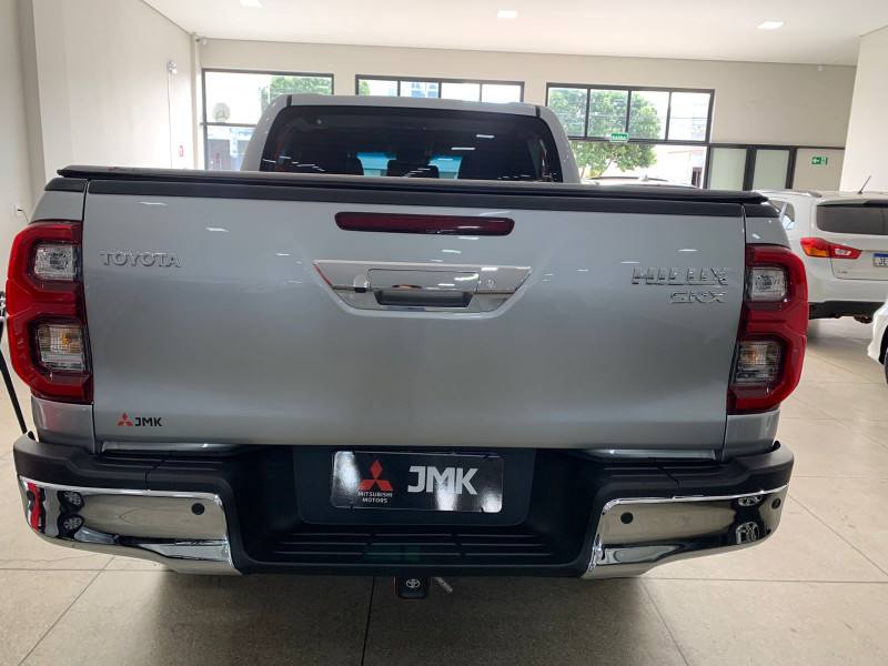 TOYOTA HILUX SRX