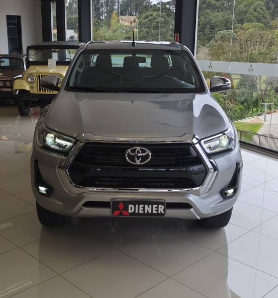 Toyota HILUX CD SRV 2.0 4X4 DIESEL AUT 2025