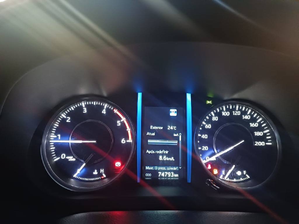 TOYOTA HILUX SW4 2.8 D-4D TURBO DIESEL SRX 7L 4X4 AUTOMÁTICO