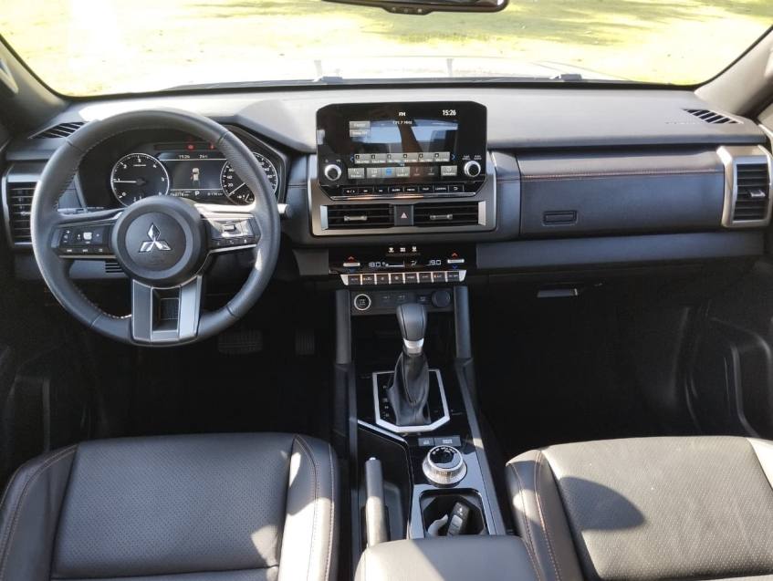 Mitsubishi TRITON 2.4 BITURBO DIESEL CD KATANA 4X4 AUTOMÁTICO