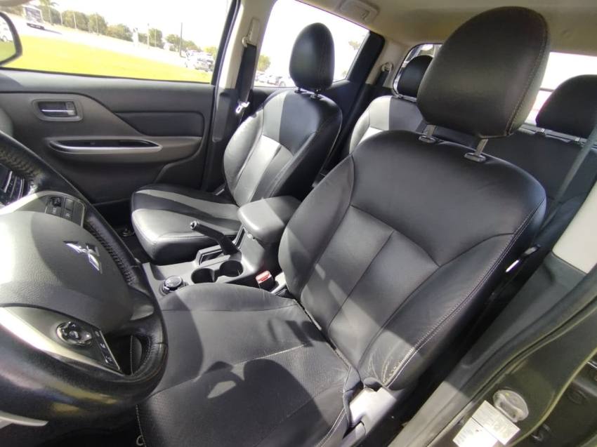 Mitsubishi L200 TRITON 2.4 16V TURBO DIESEL SPORT HPE CD 4P 4X4 AUTOMÁTICO
