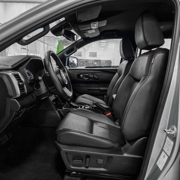 Mitsubishi TRITON 2.4 BITURBO DIESEL CD KATANA 4X4 AUTOMÁTICO 2025/2026