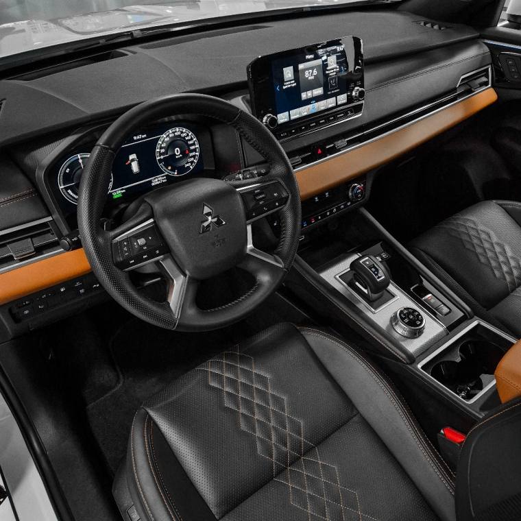 Mitsubishi OUTLANDER 2.4 PHEV SIGNATURE S-AWC DHT 2025/2026