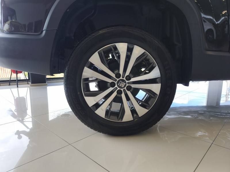 Fiat TORO VOLCANO 1.3 T270 AT 2022