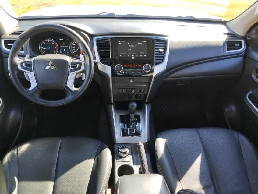 Mitsubishi L200 TRITON 2.4 16V TURBO DIESEL SPORT HPE-S CD 4P 4X4 AUTOMÁTICO