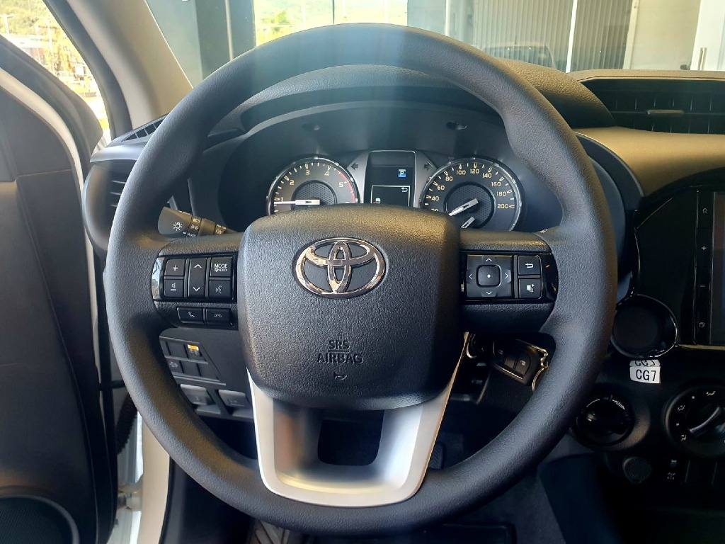 TOYOTA HILUX 2.8 D-4D TURBO DIESEL CD POWER PACK 4X4 AUTOMATICO