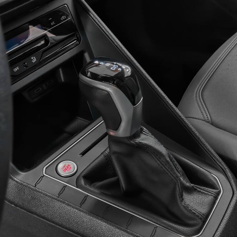 Volkswagen NIVUS 1.0 200 TSI TOTAL FLEX HIGHLINE AUTOMÁTICO 2023/2024